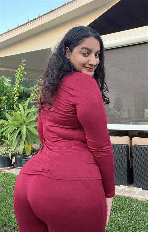 Indian Curves Nude Pics and Vids